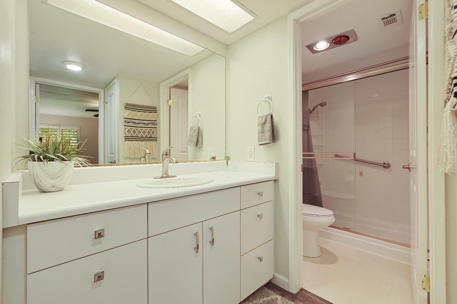 Photo #16: 225067869 Listing: Photo #16