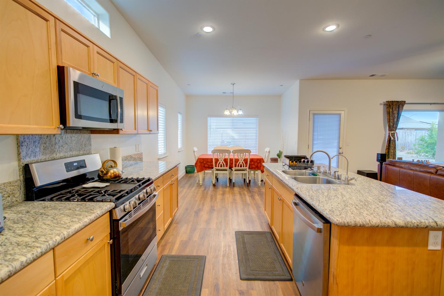 Roma Street, Madera, California image 7