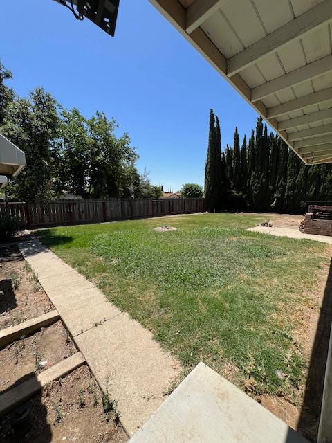 Laurel Avenue, Gustine, California image 31
