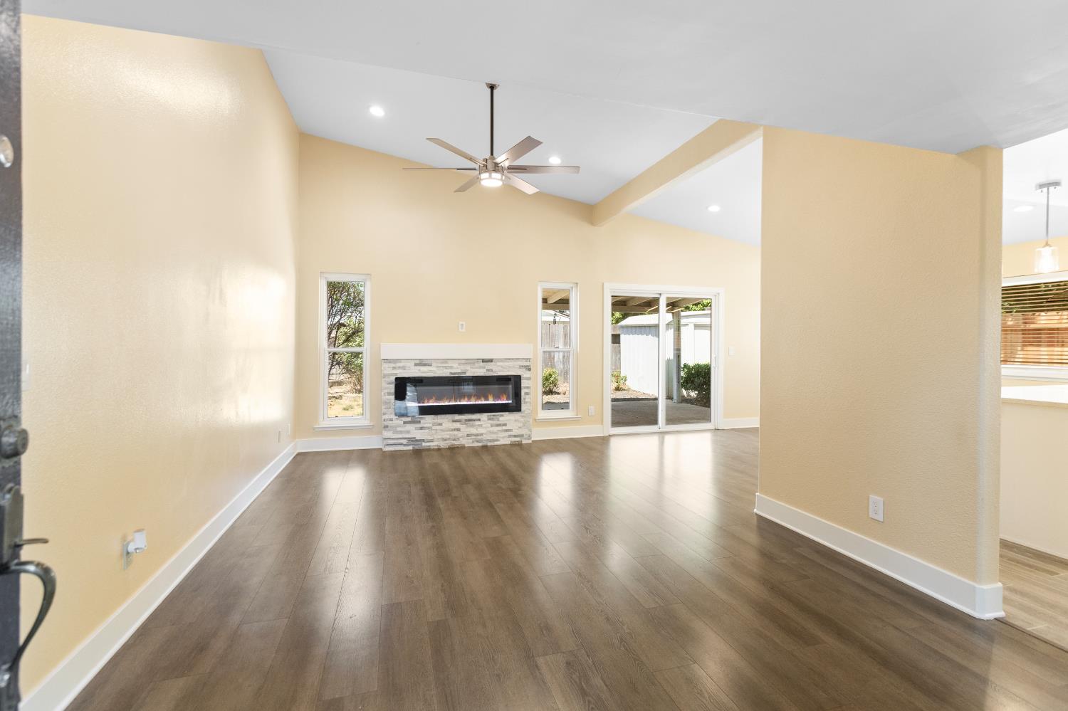 Glen Alder Way, Sacramento, CA, 95826-4058
