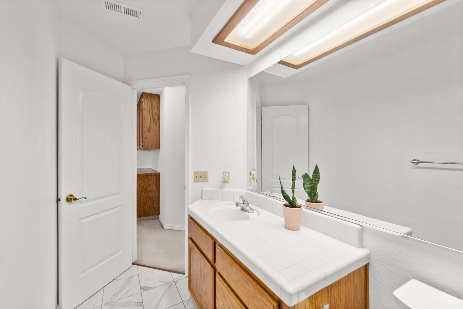 Van Eeden Court, Stockton, California image 46