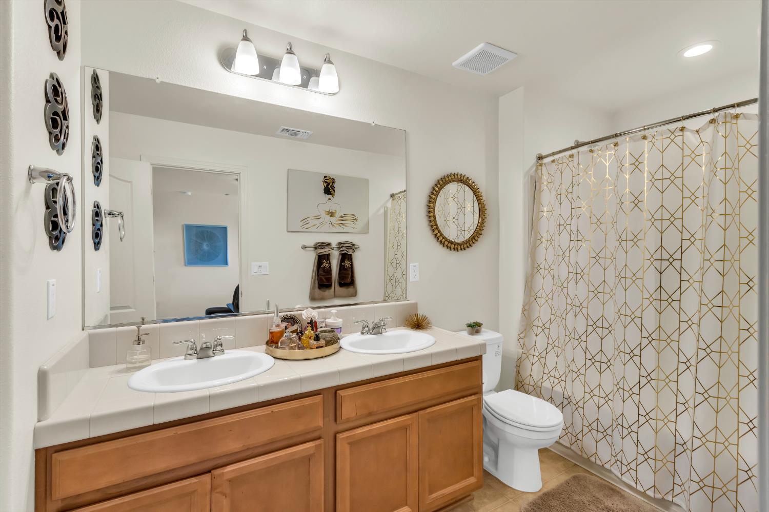 Sierra Bluff Street, Olivehurst, California image 26