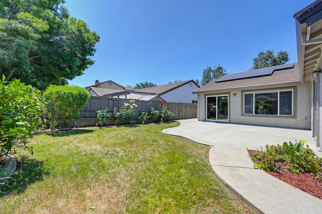 Azalea Garden Way, Rancho Cordova, California image 36