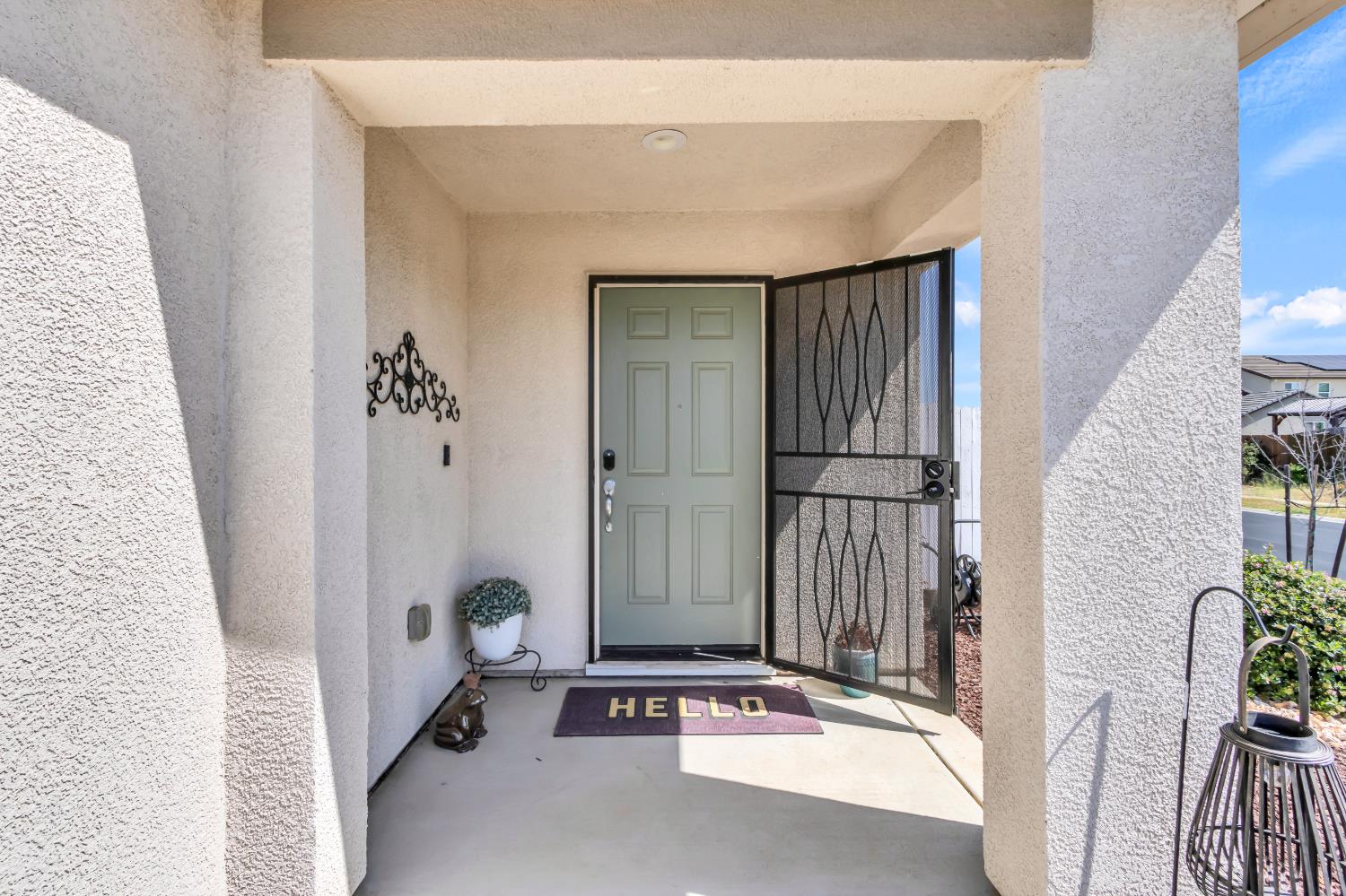 Sierra Bluff Street, Olivehurst, California image 3