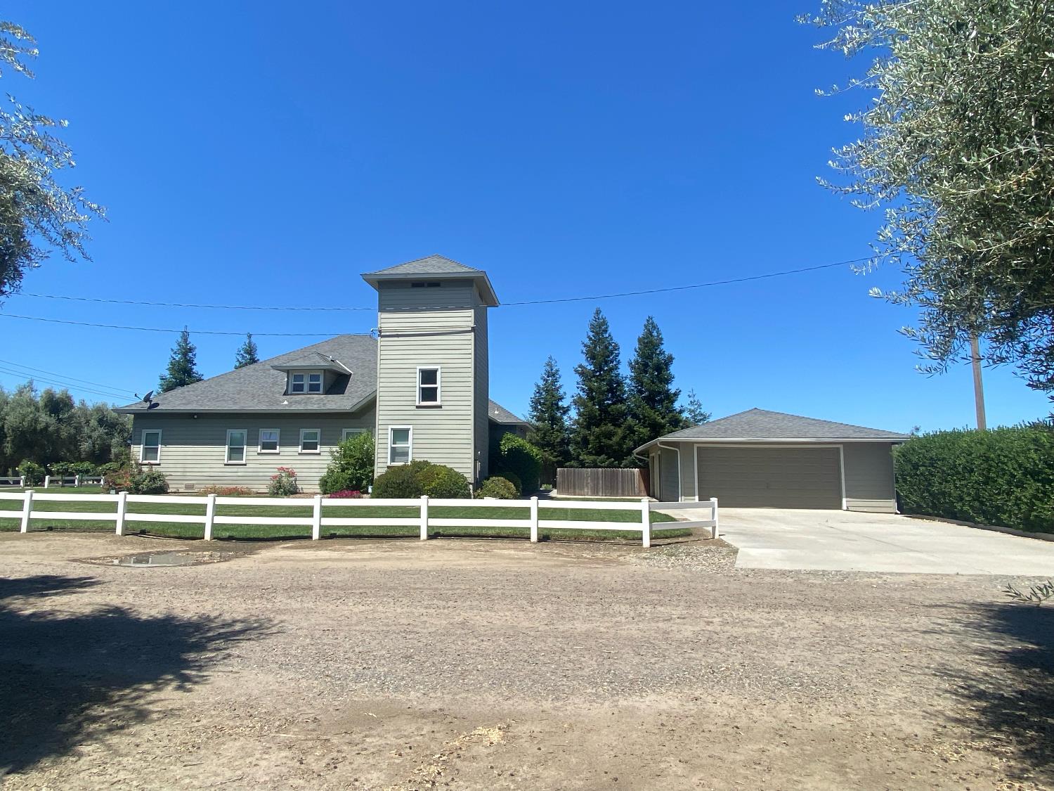 Yosemite Boulevard, Modesto, California image 19