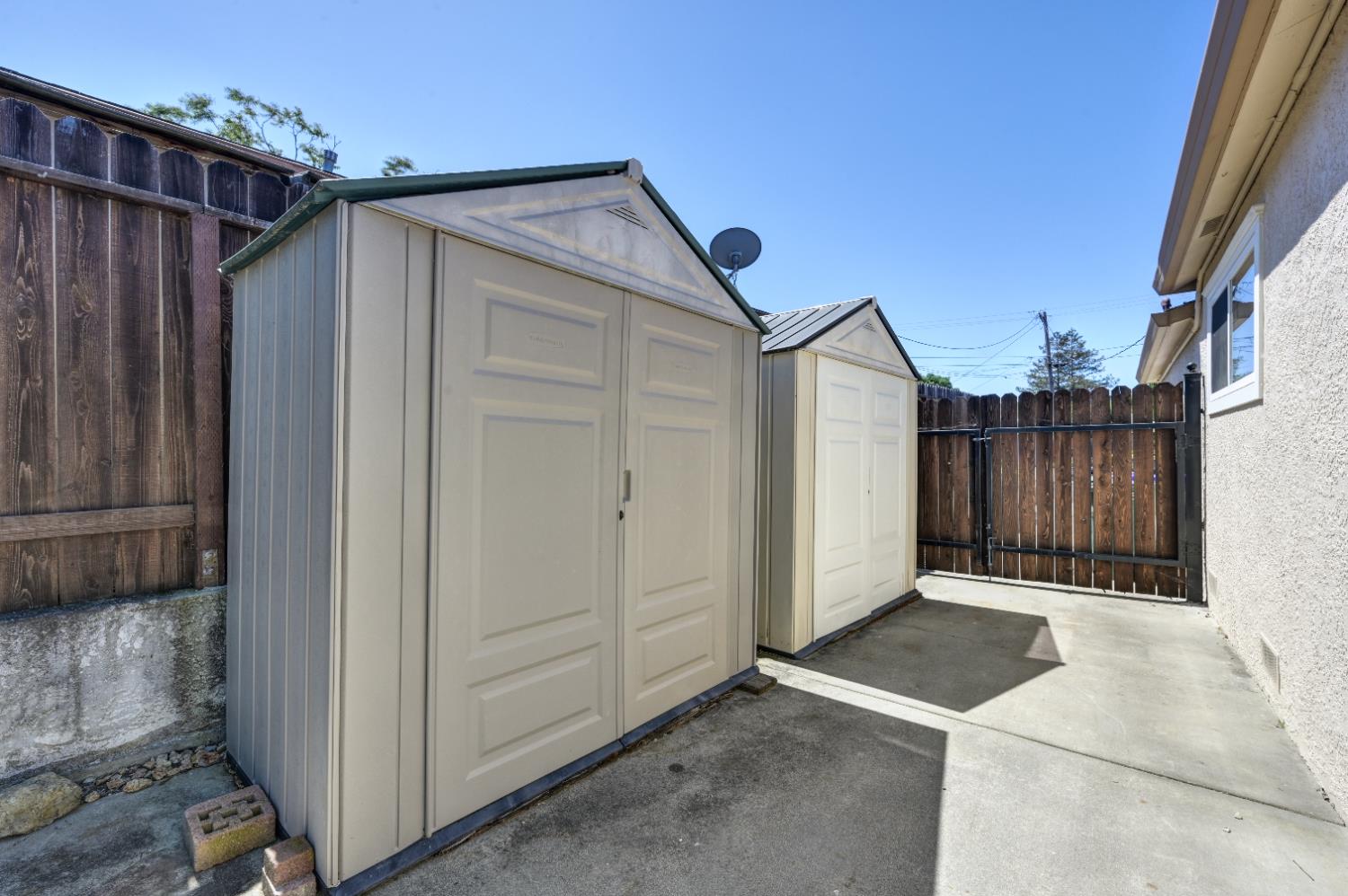 Clark Court, Pinole, California image 25