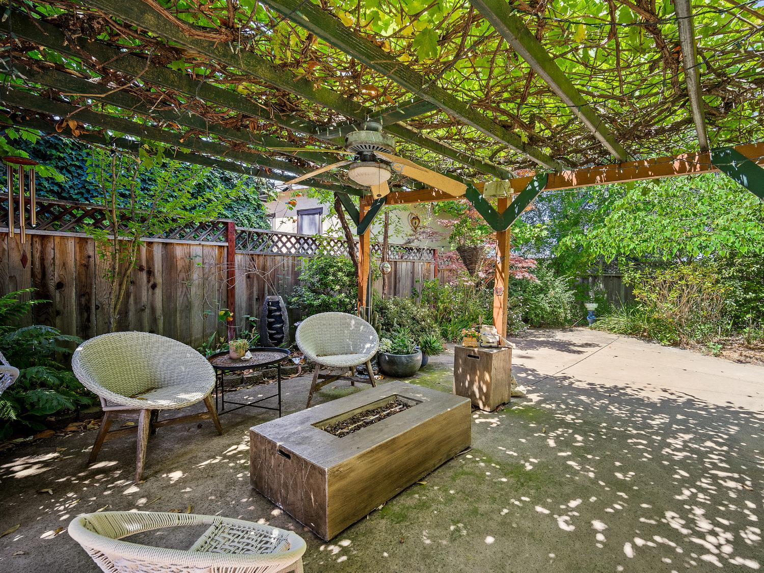 Almond Street, Auburn, California image 31