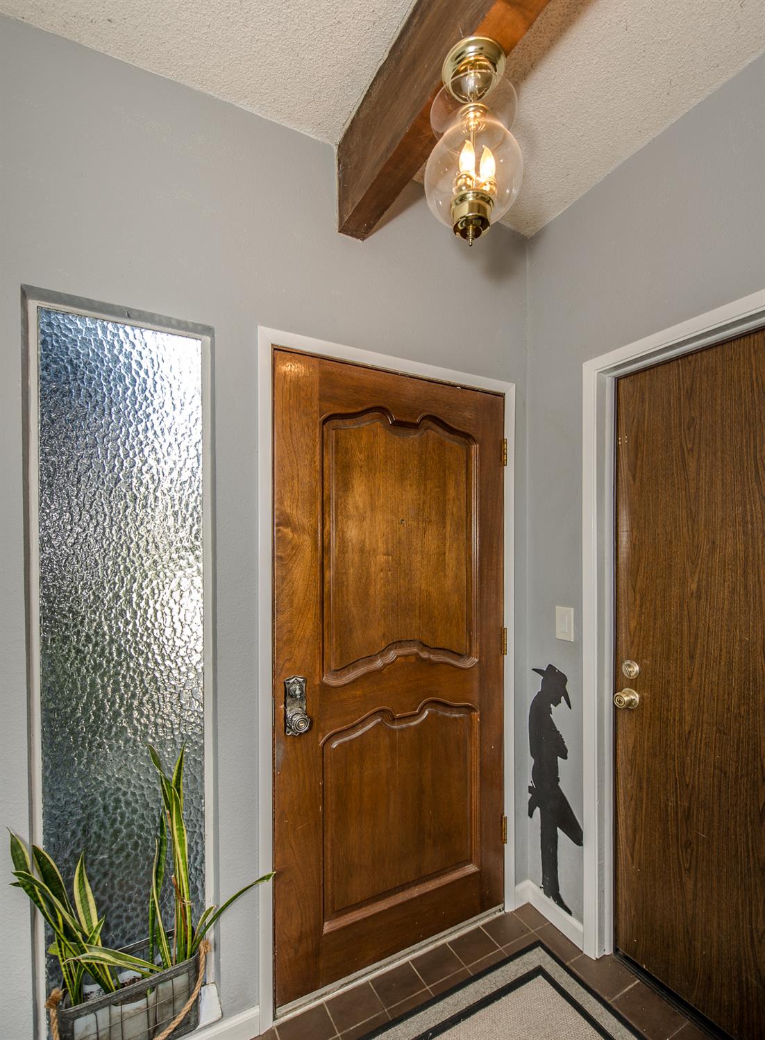 Leo Way, Woodland, California image 8