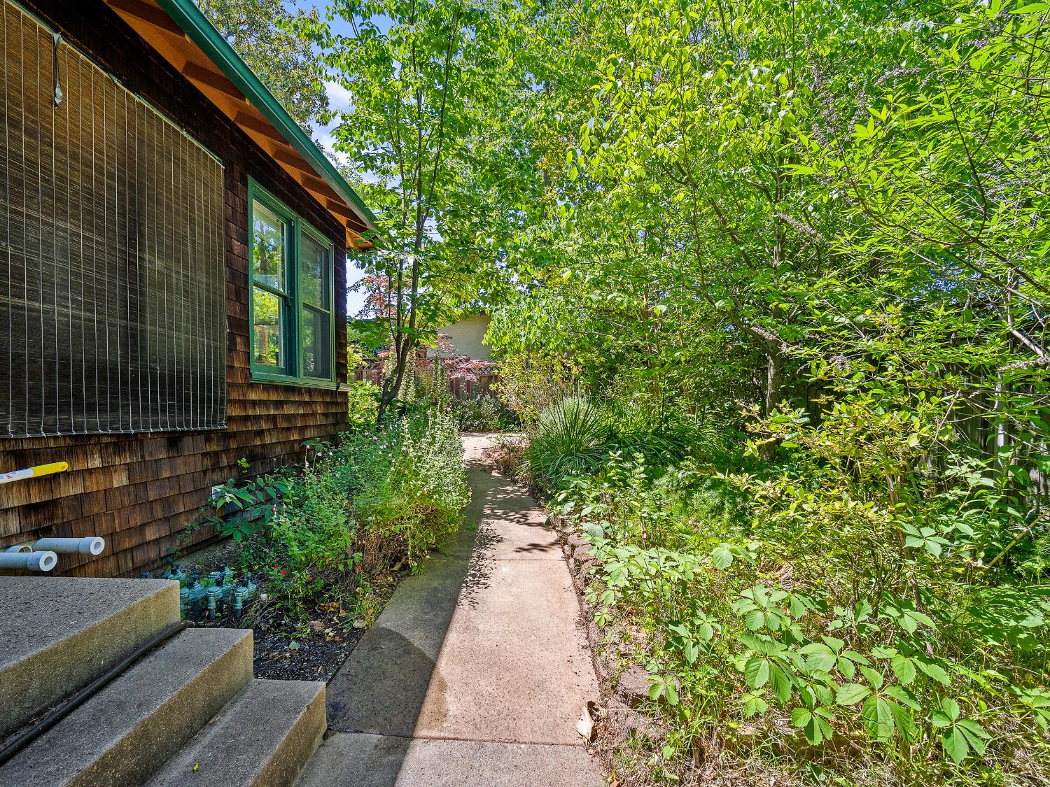 Almond Street, Auburn, California image 33