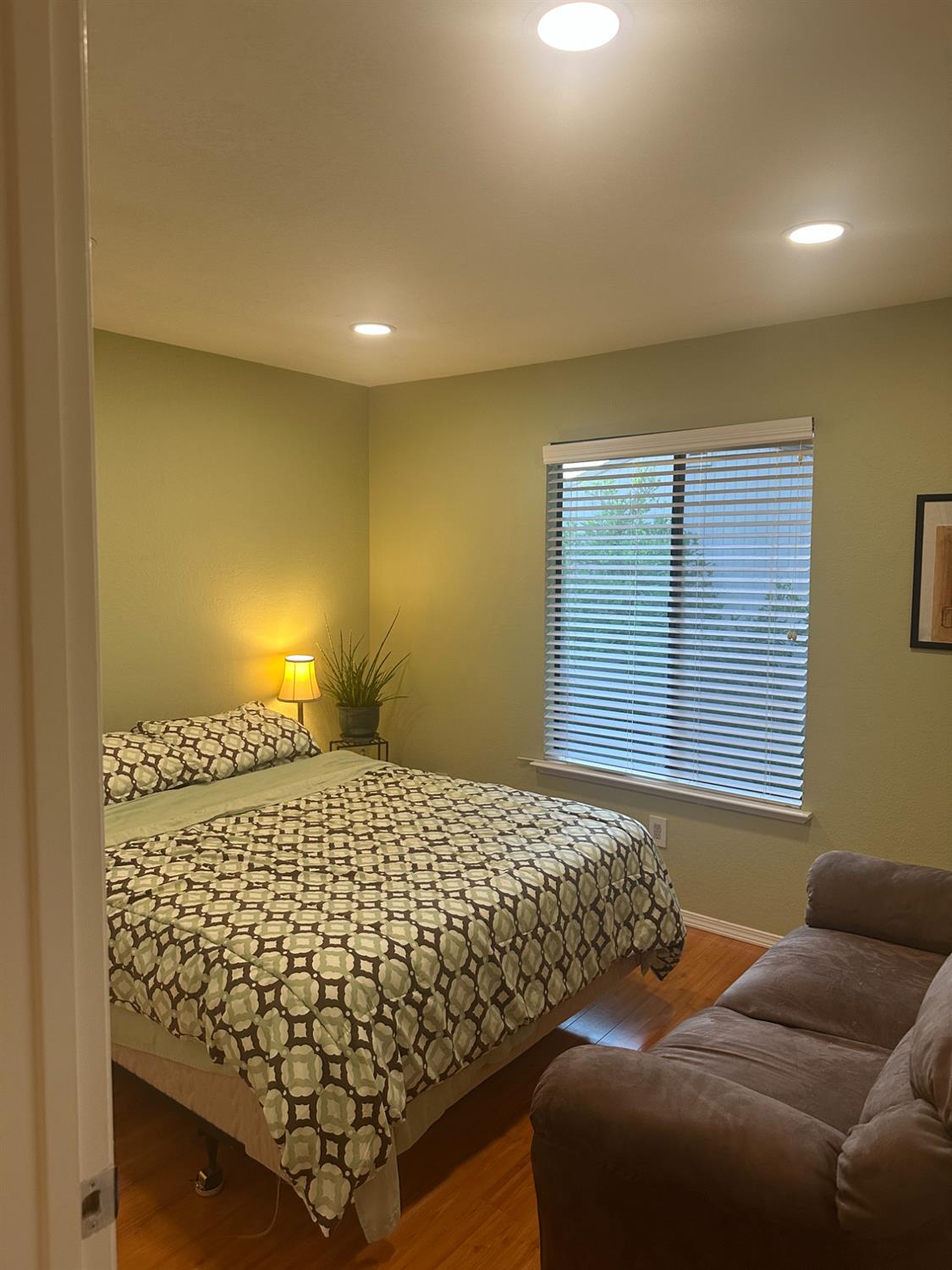 Photo #13: 225068739 Listing: Photo #13