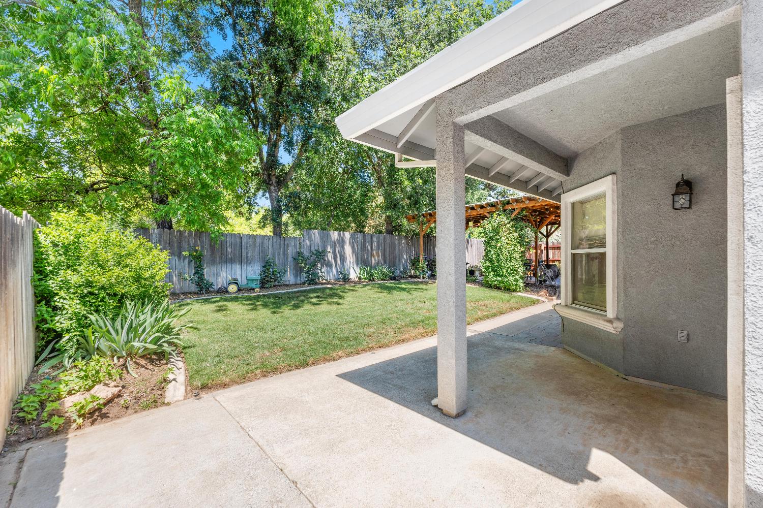 Crown Prince Court, Elk Grove, California image 35