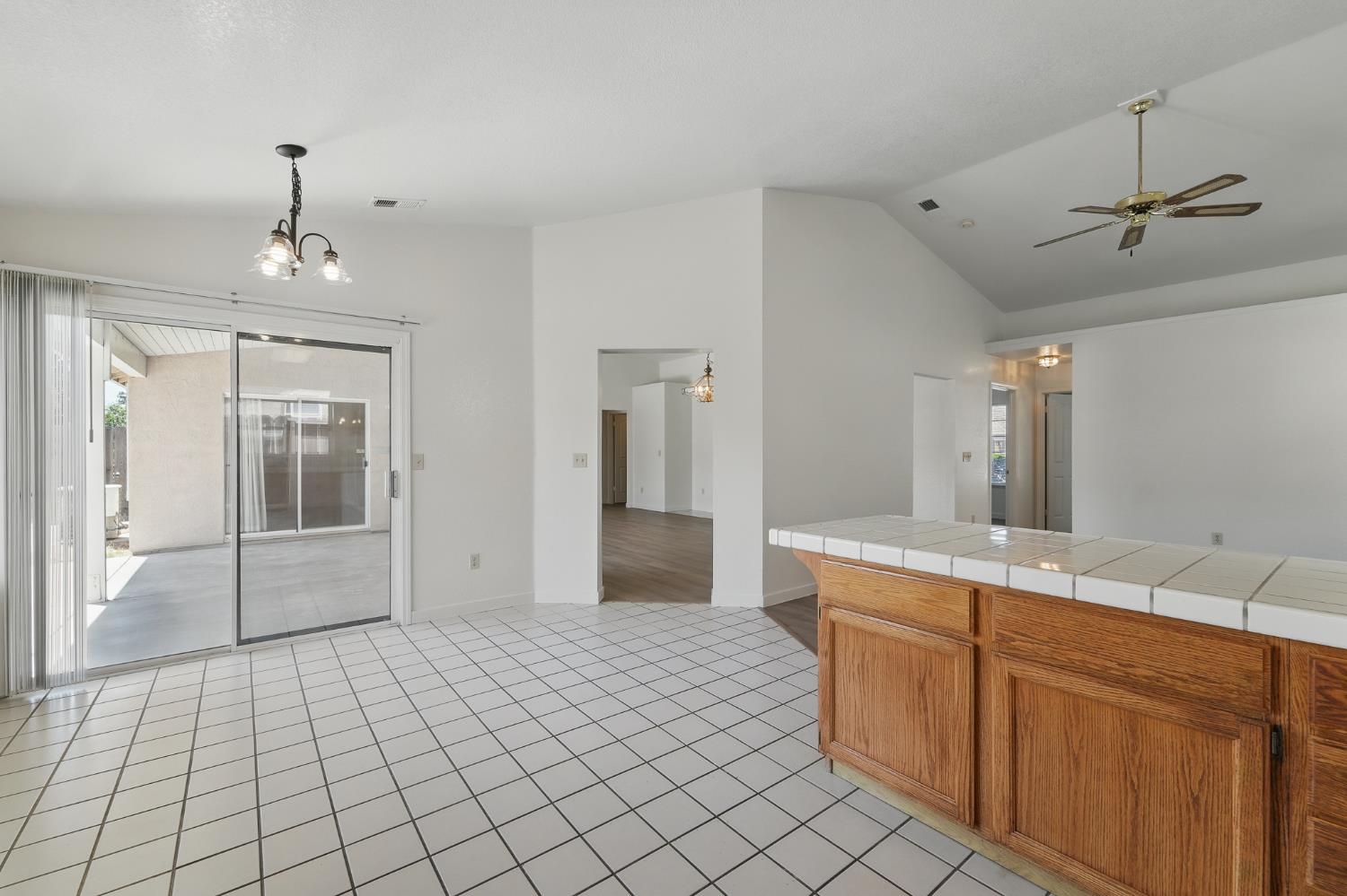 Colony Manor, Riverbank, California image 14