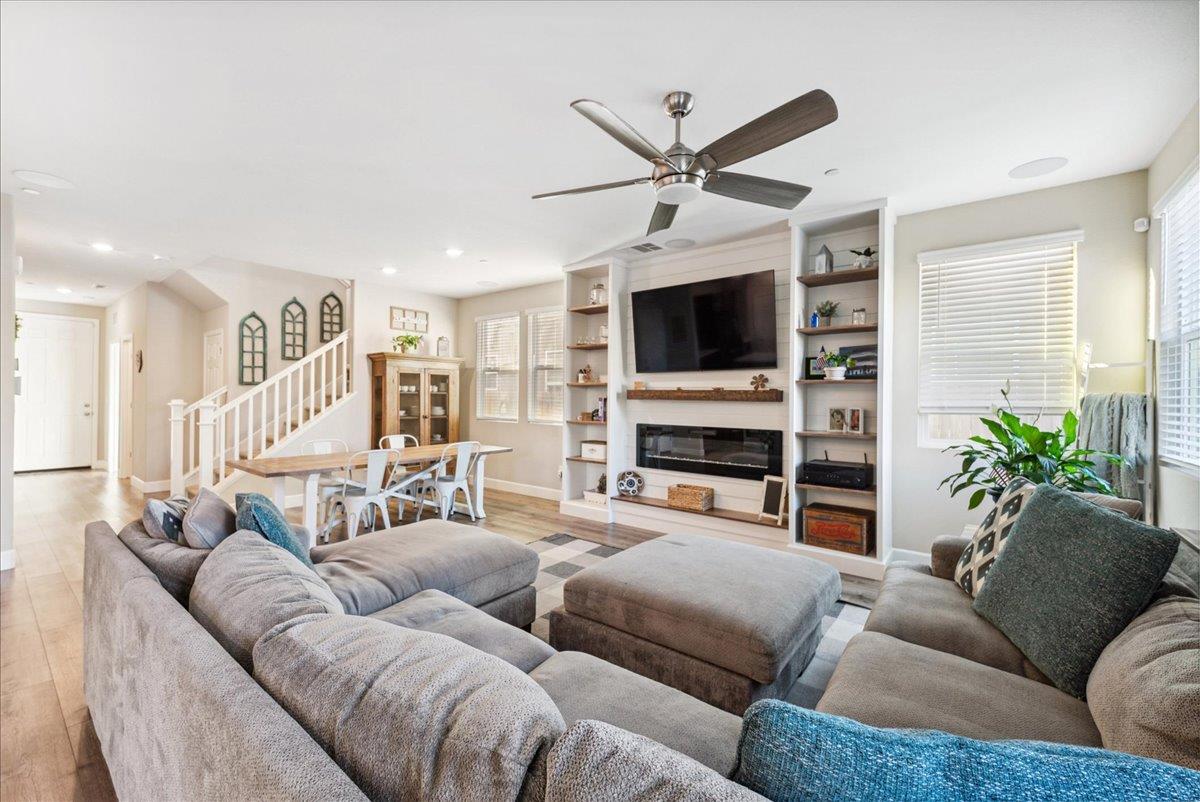 Encore Way, Roseville, California image 10