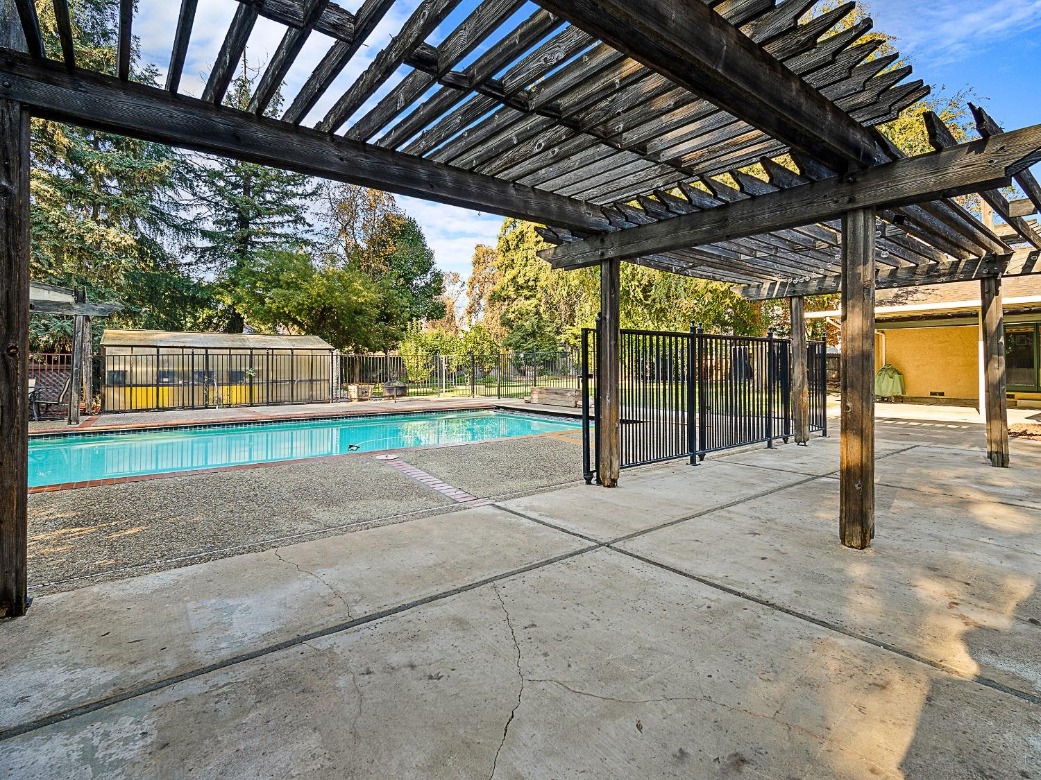 Laron Court, Stockton, California image 22