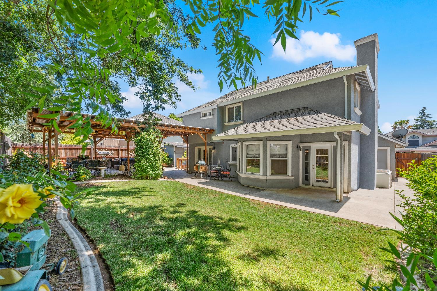 Crown Prince Court, Elk Grove, California image 39