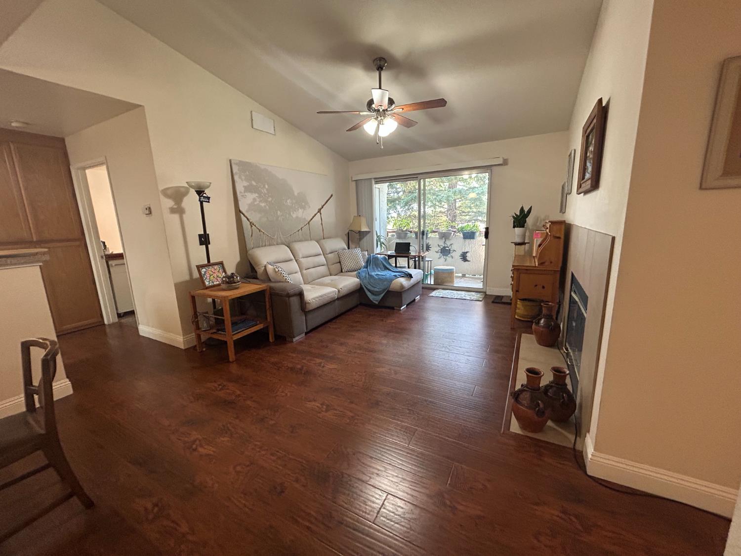 Photo #3: 225068511 Listing 
