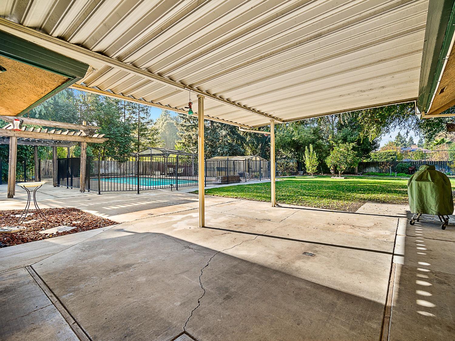 Laron Court, Stockton, California image 20