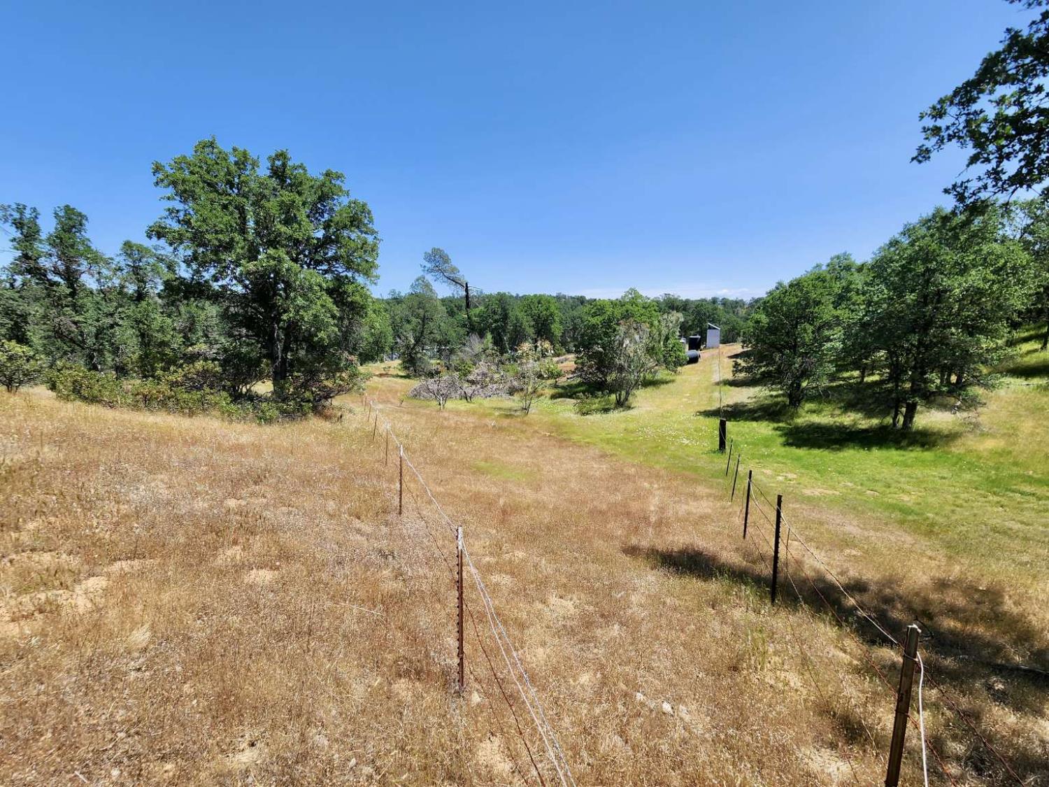 Two Feathers Road, Cottonwood, California image 12