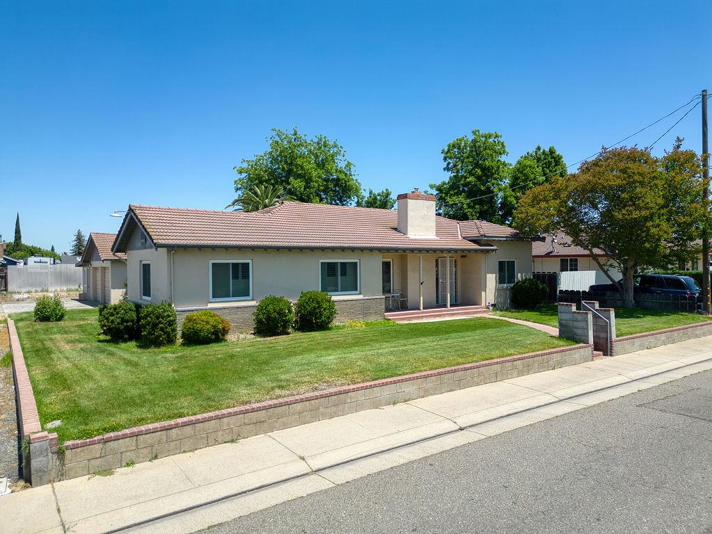 Vine Avenue, Escalon, California image 2