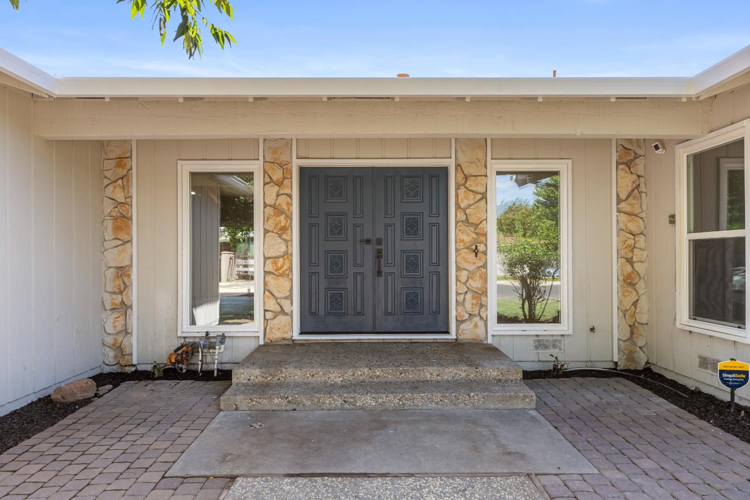 Norton Avenue, Modesto, California image 6