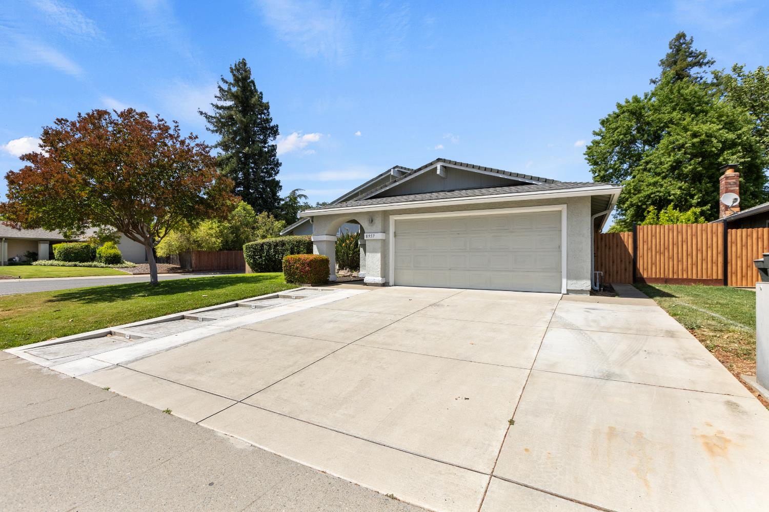Glen Alder Way, Sacramento, CA, 95826-4058