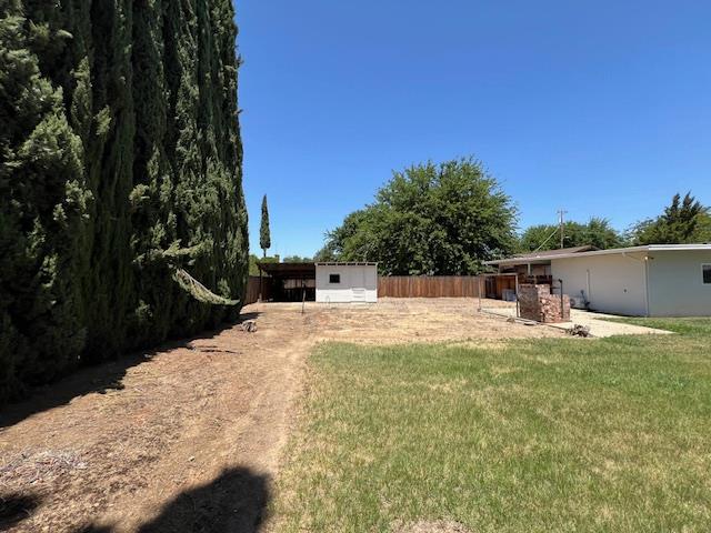 Laurel Avenue, Gustine, California image 34