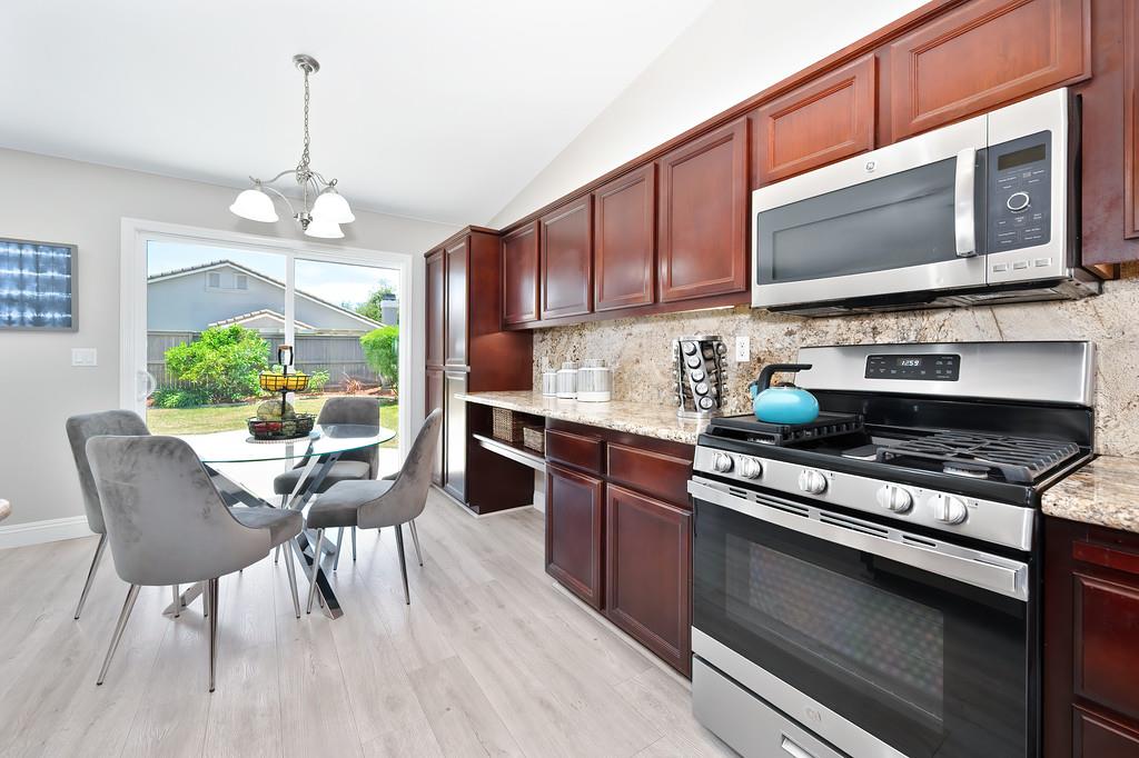 Azalea Garden Way, Rancho Cordova, California image 12