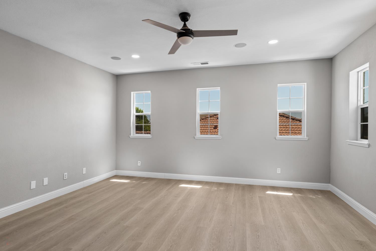 Detail Gallery Image 46 of 82 For 2431 Ogden Sannazor Ct, Tracy,  CA 95377 - 6 Beds | 4/1 Baths