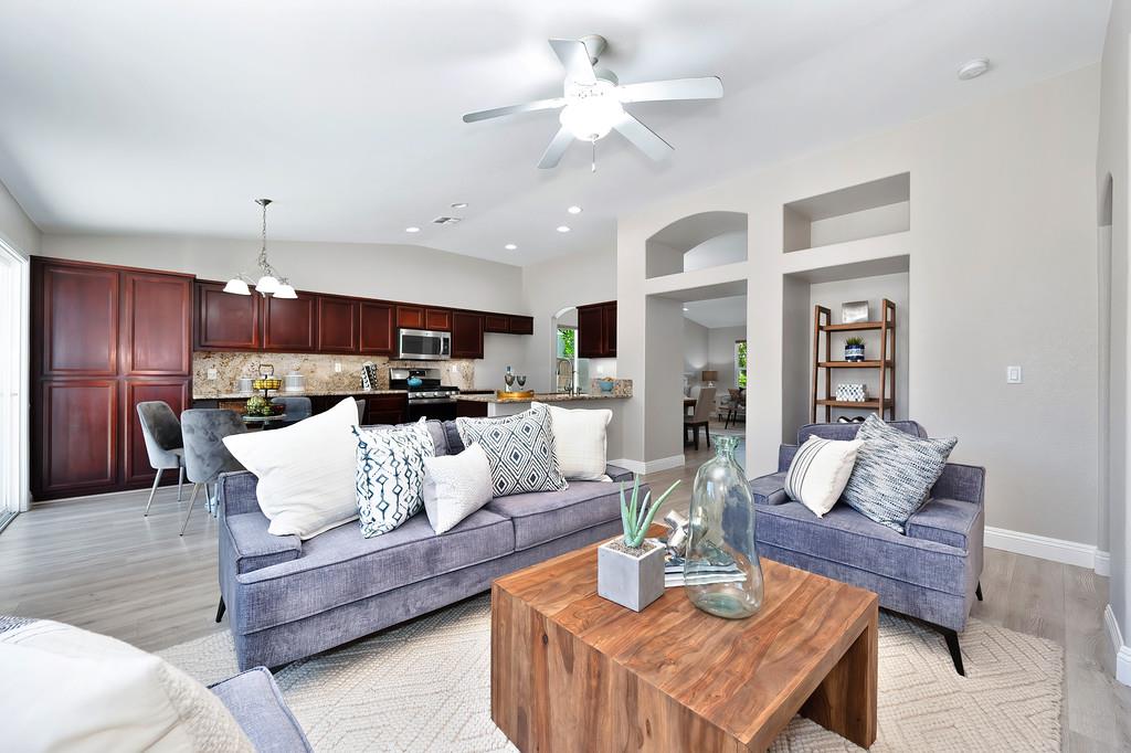 Azalea Garden Way, Rancho Cordova, California image 19