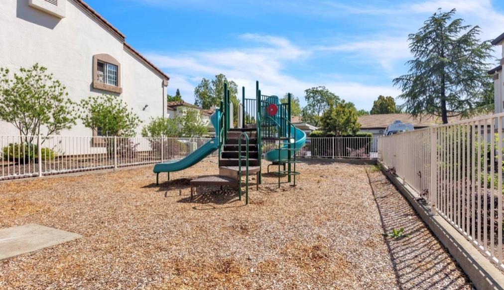 Photo #21: 225068511 Listing: Photo #21
