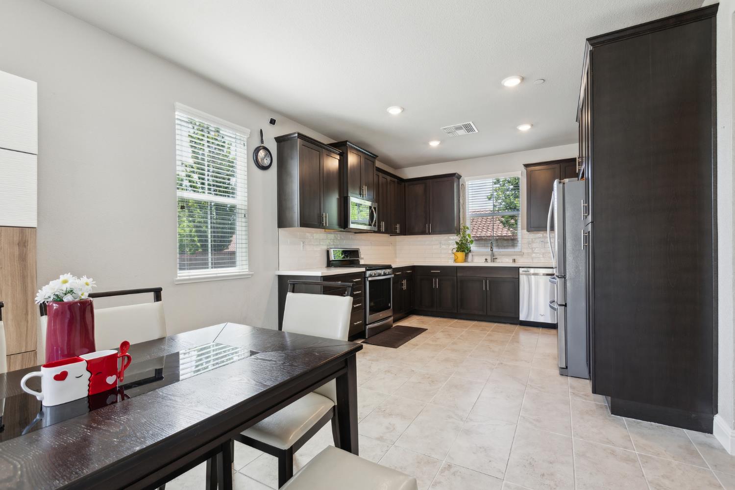 Veranda Court, Folsom, California image 15