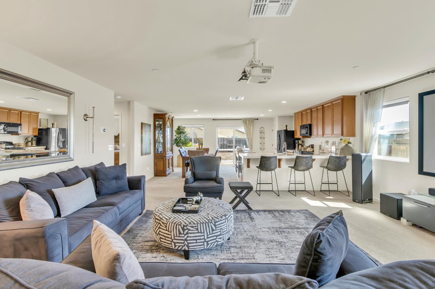 Sierra Bluff Street, Olivehurst, California image 6