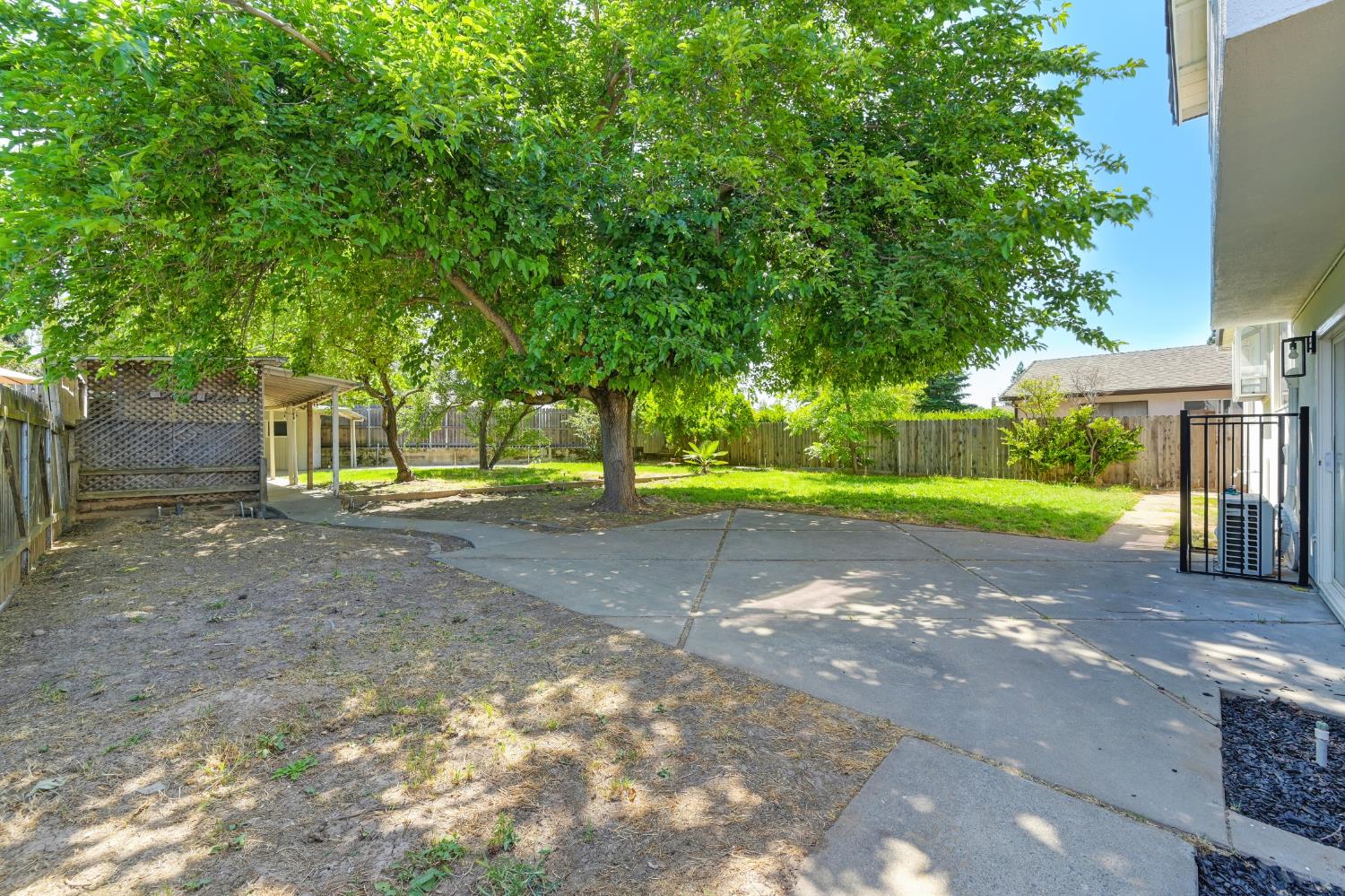 Coral Oak Way, Citrus Heights, California image 27