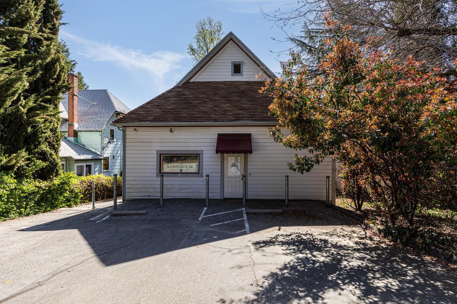S Auburn Street, Grass Valley, California image 14
