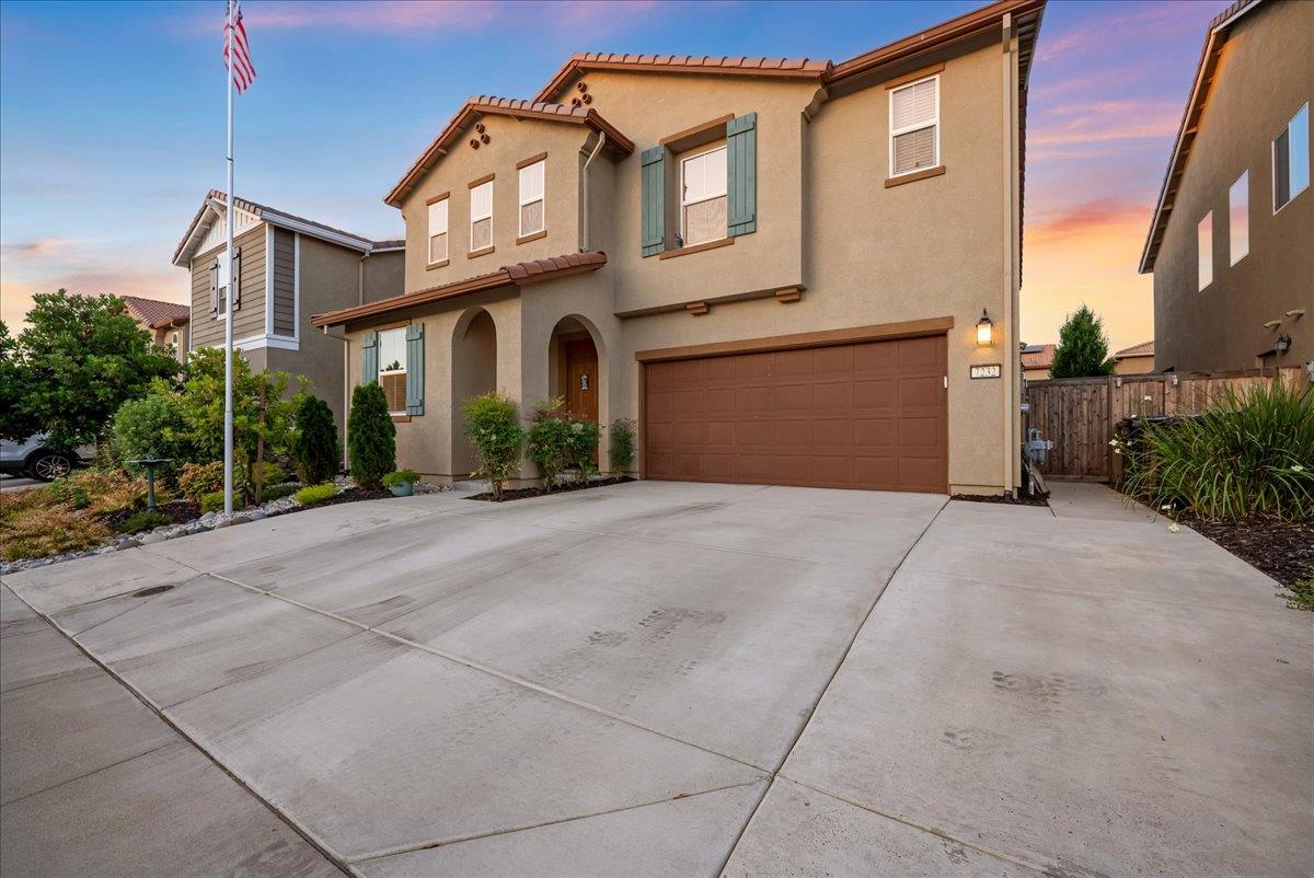 Encore Way, Roseville, California image 2
