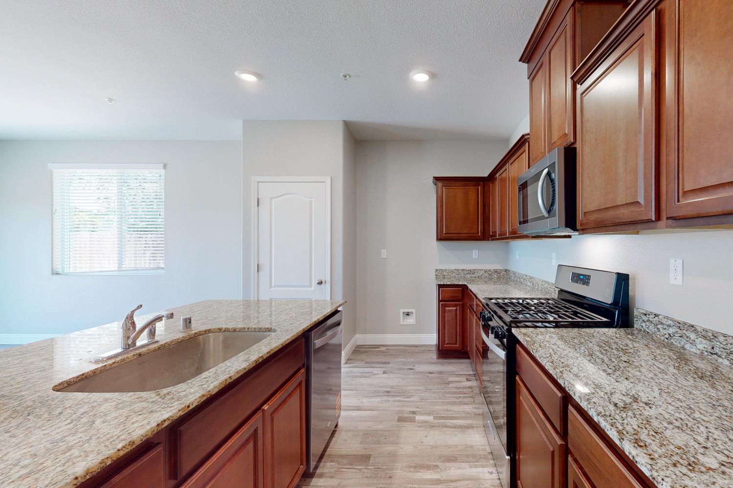 Kyri, Olivehurst, California image 14