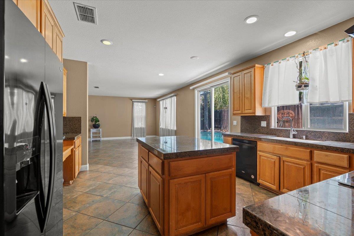 Mercer Drive, Modesto, California image 10