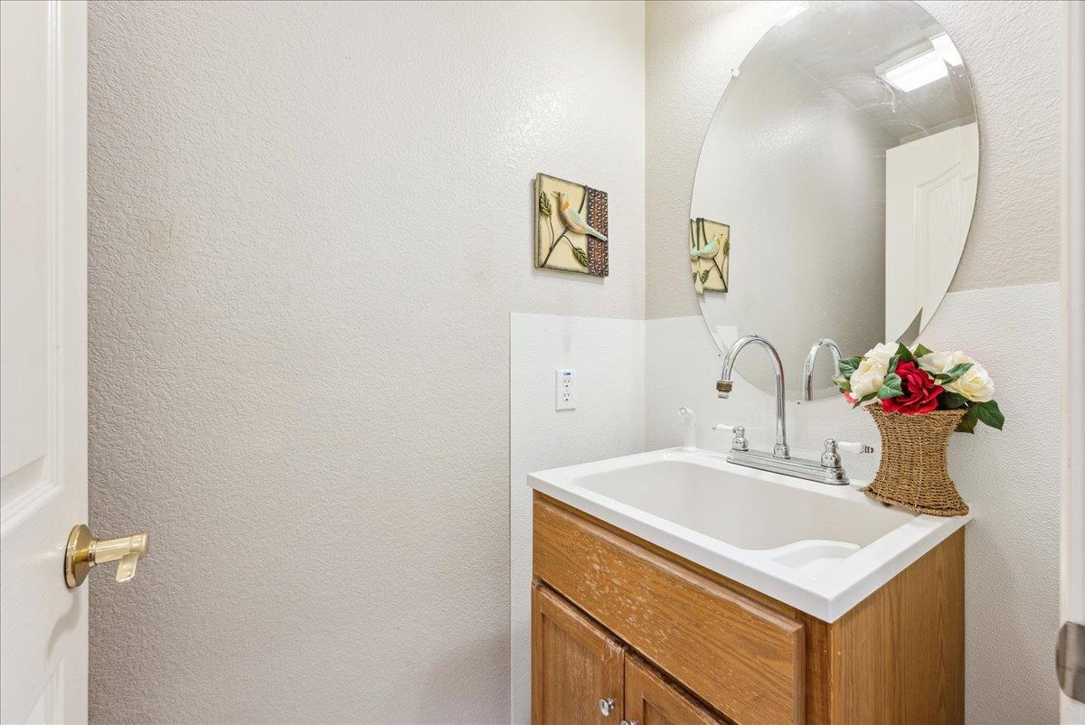 Clearwater Court, Roseville, California image 27