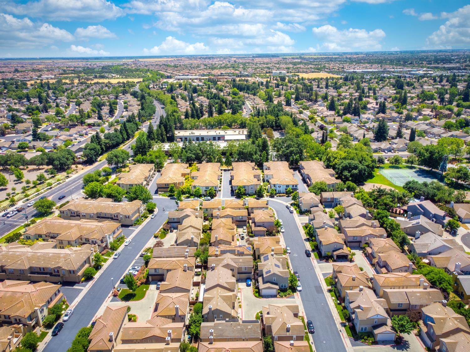 Crystal Walk Circle, Elk Grove, California image 24