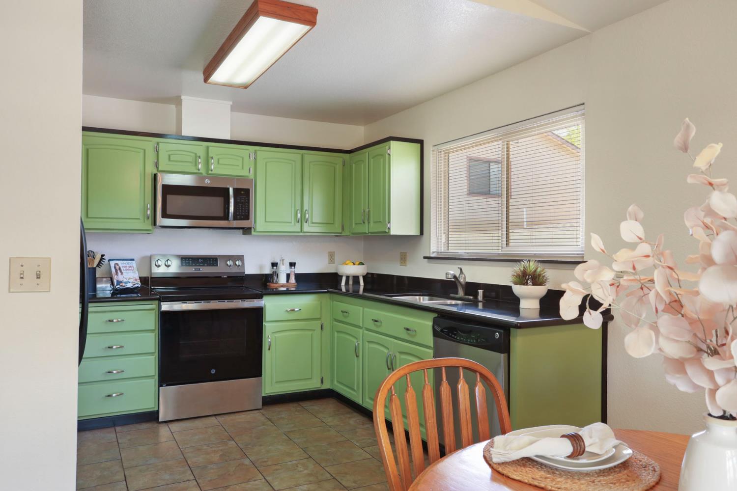 Ballico Drive, Tracy, California image 14