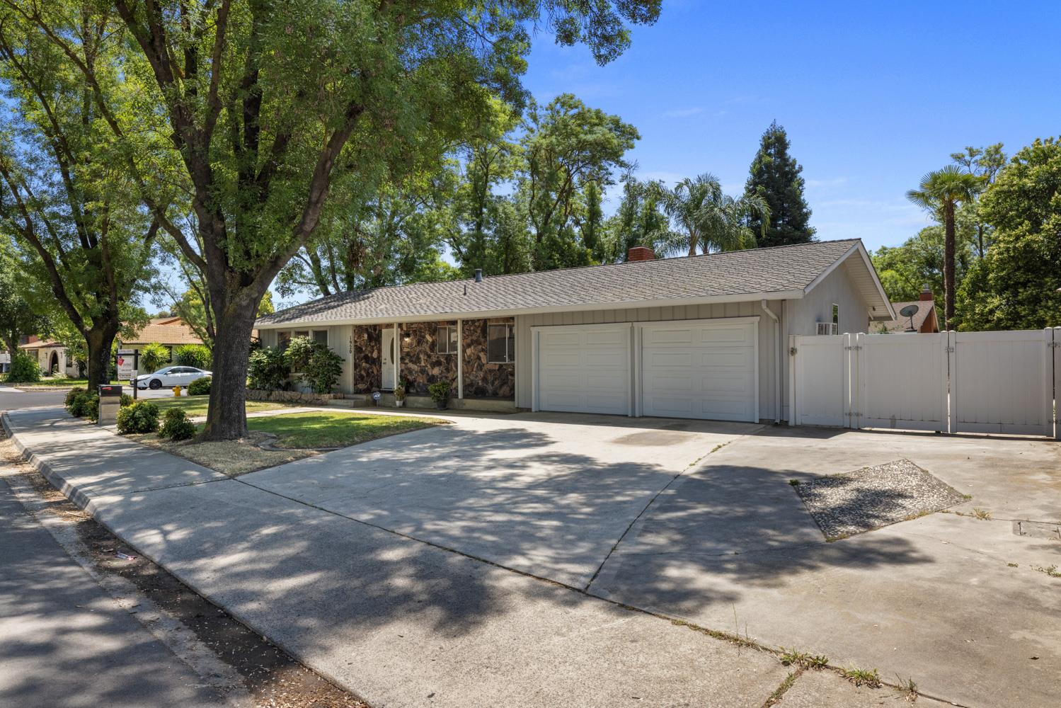 E Orangeburg Avenue, Modesto, California image 4