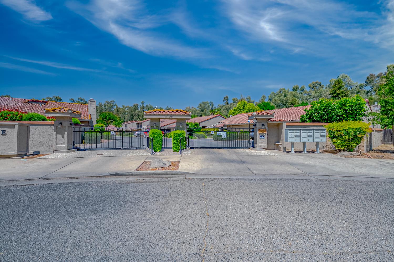Paseo Redondo Drive, Merced, California image 2