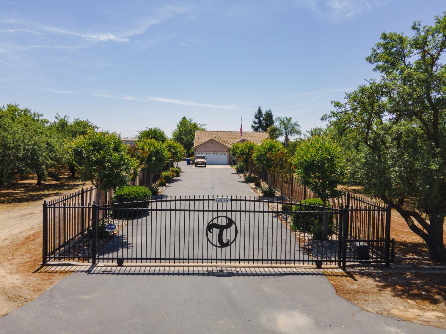Detail Gallery Image 2 of 72 For 6839 Mercedes Ave, Winton,  CA 95388 - 3 Beds | 3 Baths