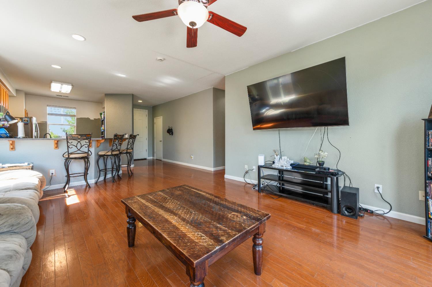 Chateau Drive, Olivehurst, California image 14