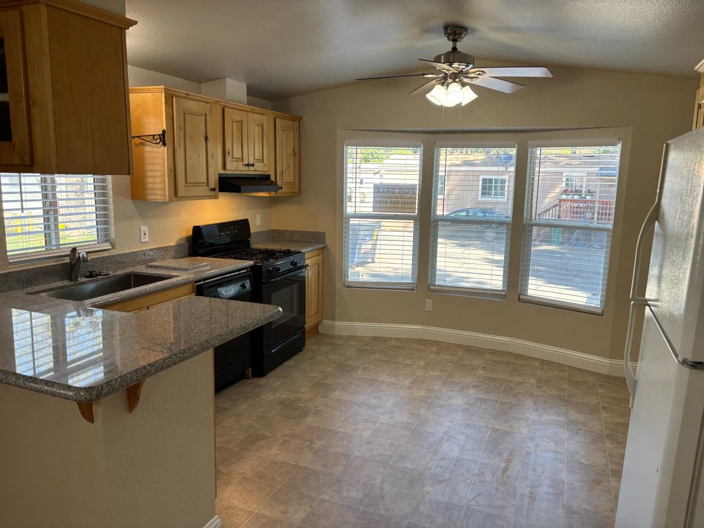 Detail Gallery Image 5 of 17 For 2933 Forebay Rd 17, Pollock Pines,  CA 95726 - 2 Beds | 1 Baths