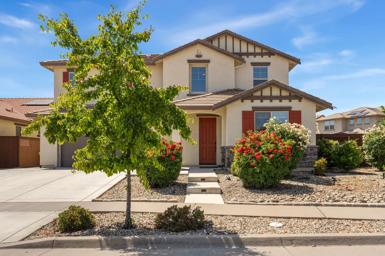 3742 Edington Dr., Rancho Cordova, CA 95742 (USA)