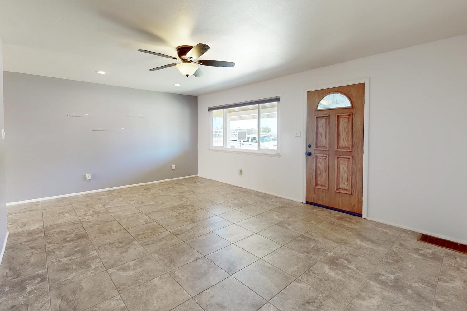 E 18th Street #2, Marysville, California image 7