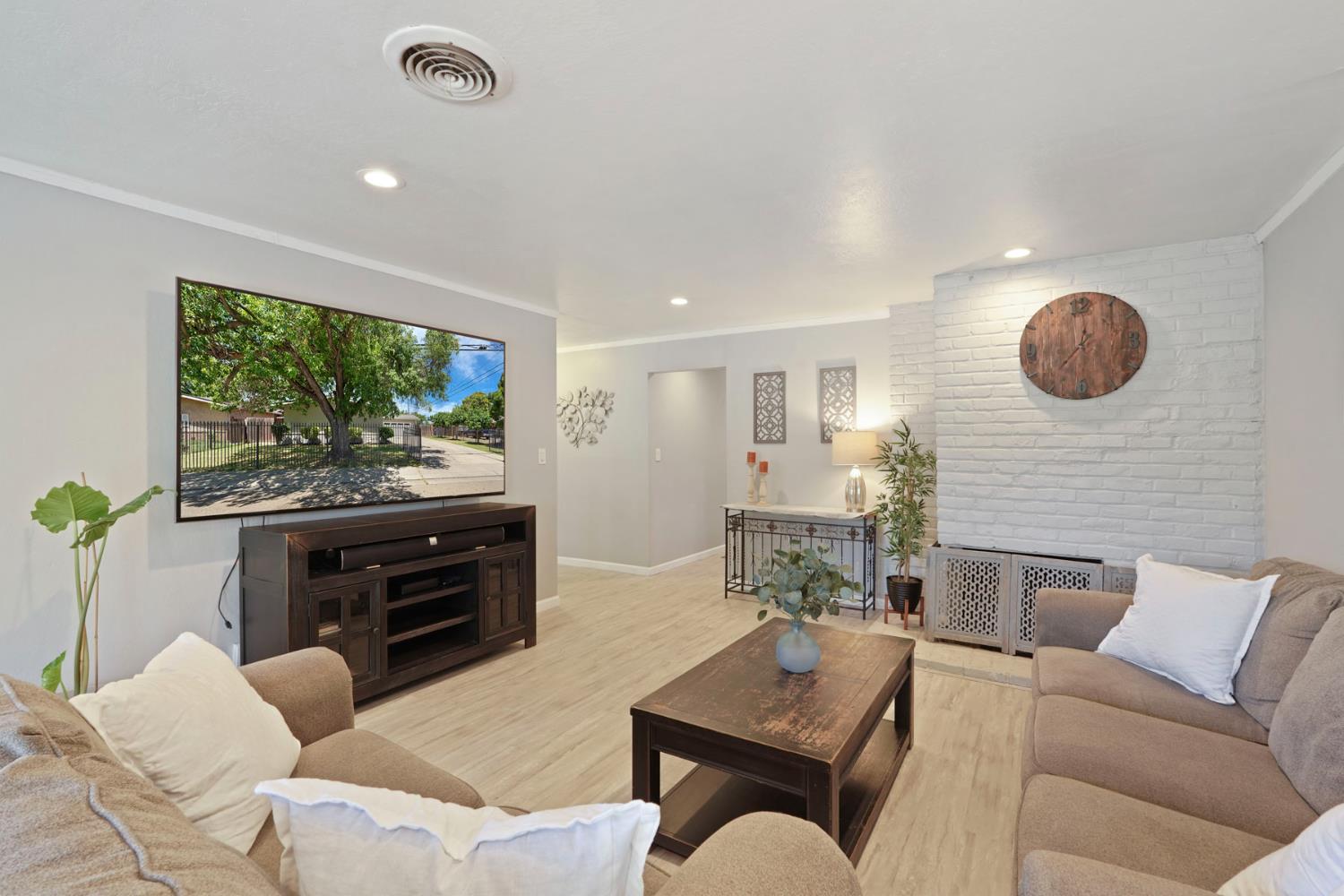 Bristol Avenue, Stockton, California image 4