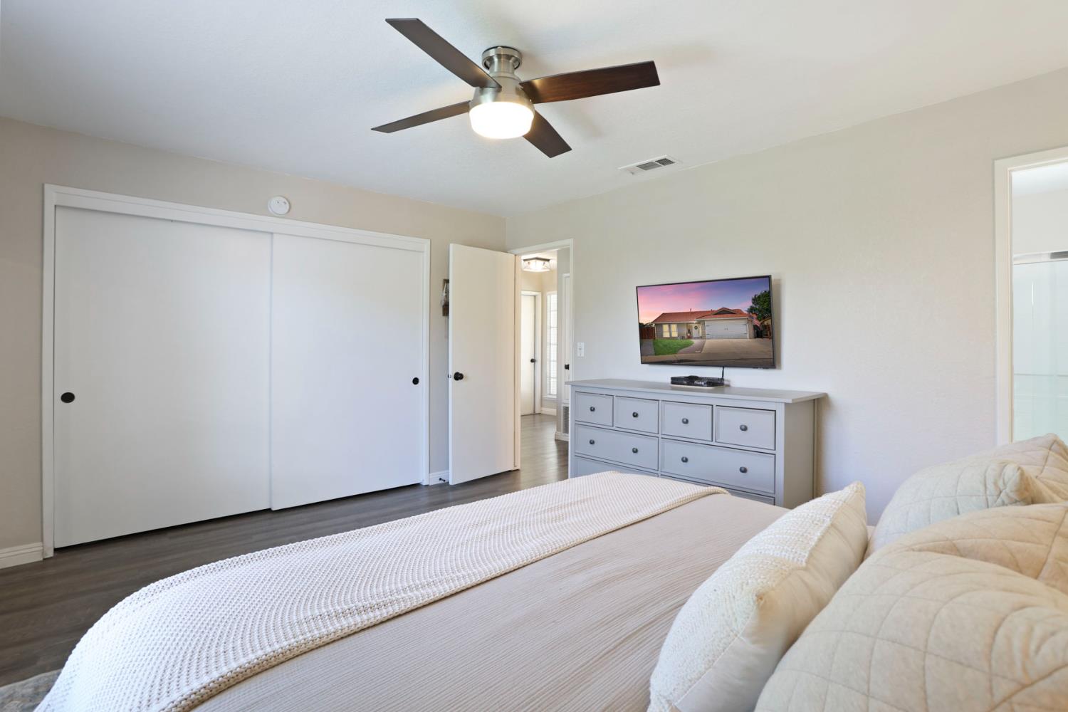 E Deerwood Lane, Tracy, California image 21