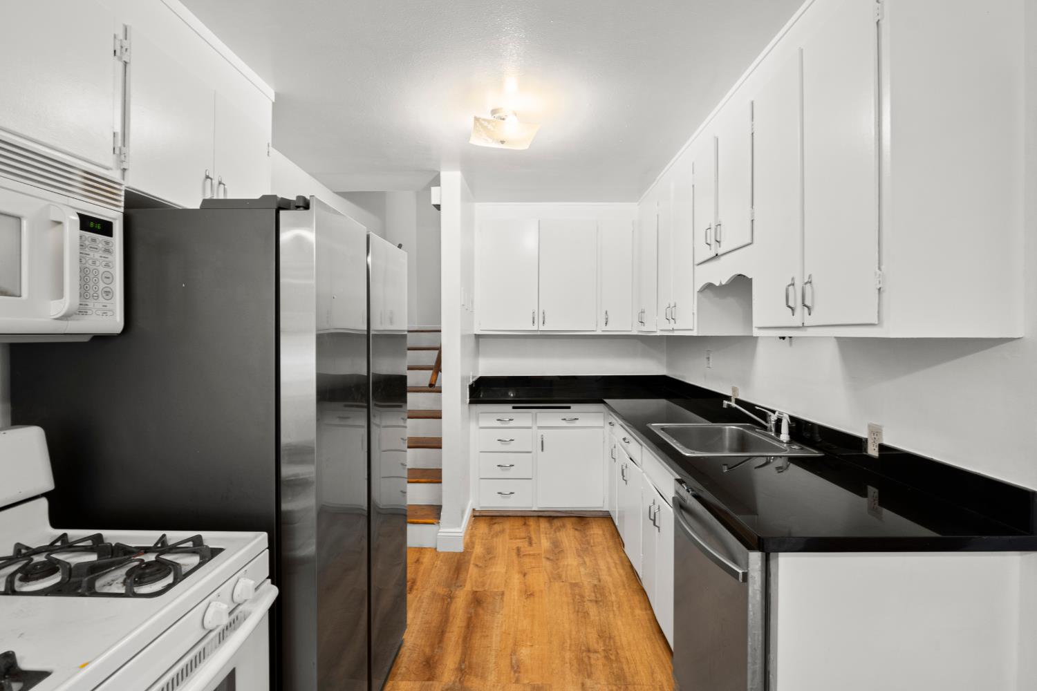 2920 Morcom, Oakland, California image 36